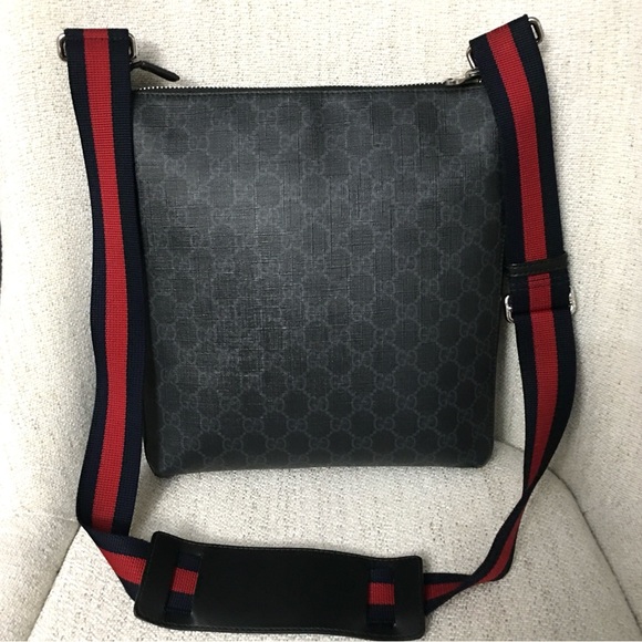 Authentic Gucci unisex crossbody bag black monogram coated canvas - Picture 6 of 16
